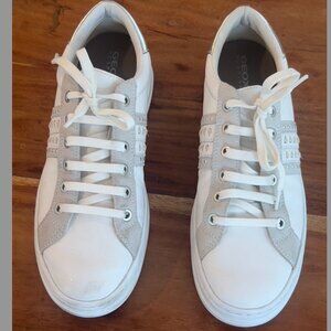 Geox  Pontoise Leather Sneaker Size 39
